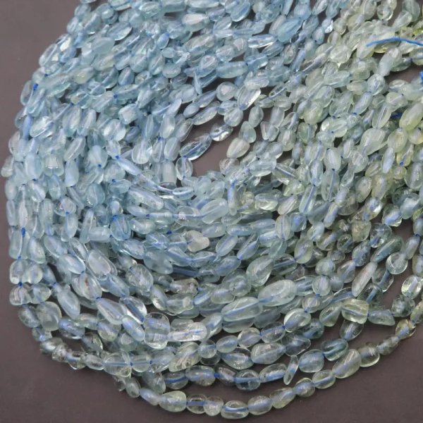 Akwamaryn pastylki nieregularne (sznur)