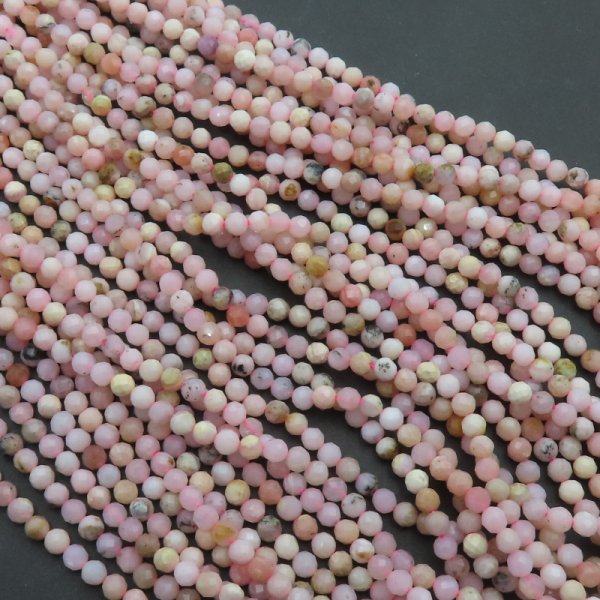 Opal Różowy fasetowany - kulki 4,5 mm (sznur)