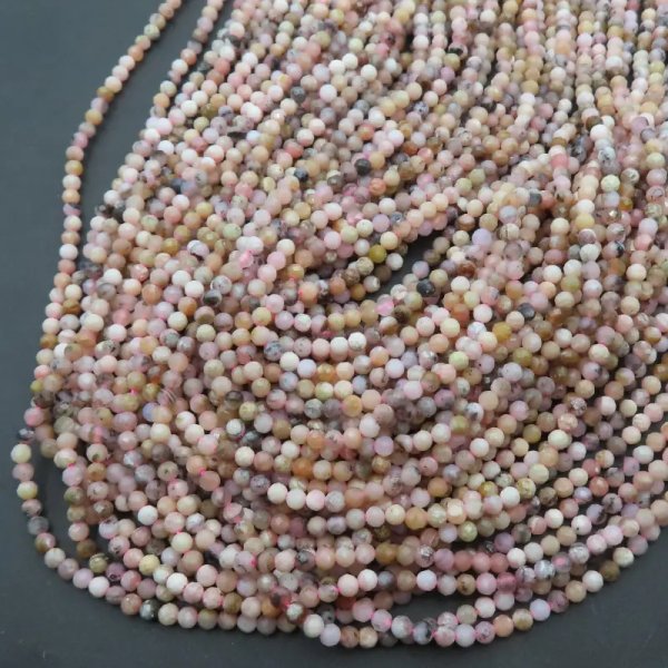 Opal Różowy fasetowany - kulki 3,5 mm (sznur)