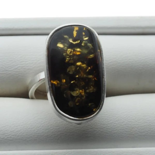 Zielony Bursztyn i srebro - pierścionek zaokrąglony prostokąt