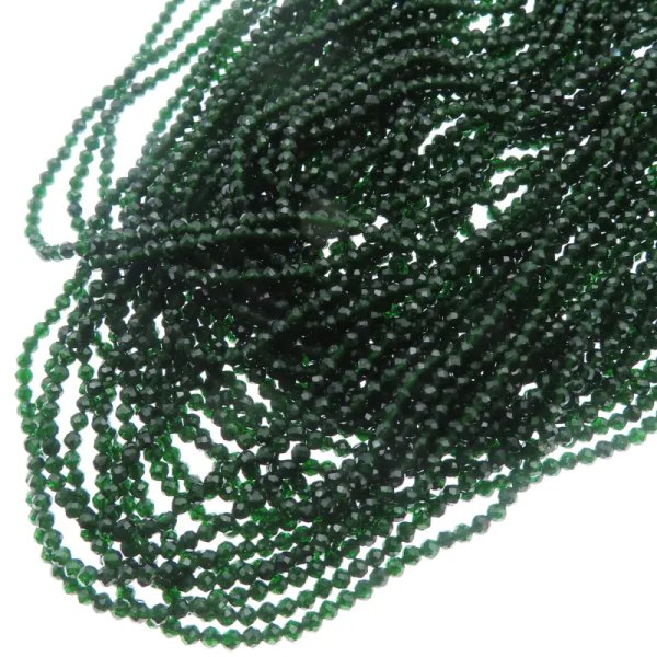 Green sand (Zielony piasek) fasetowane kulki 2mm (sznur)