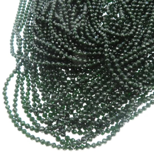 Green sand (Zielony piasek) fasetowane kulki 3mm (sznur)