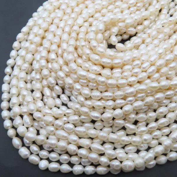 Perły Naturalne Hodowane białe ryż 5–6 mm (sznur) nr 157