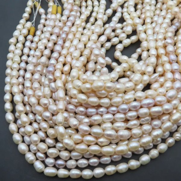 Perły Naturalne Hodowane blady róż 6–7 mm (sznur)