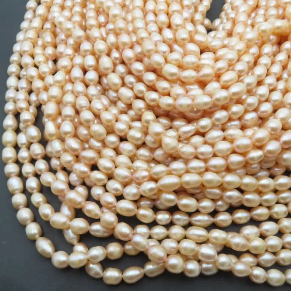 Perły Naturalne Hodowane różowo-łososiowe 6-7 mm nr 158/2 (sznur)