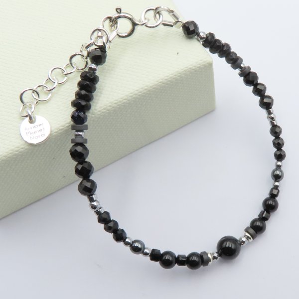 Turmalin czarny, spinel, hematyt i srebro - bransoletka 