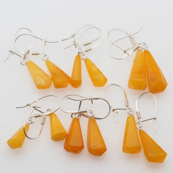 Bursztyn matowy i srebro - kolczyki stożki