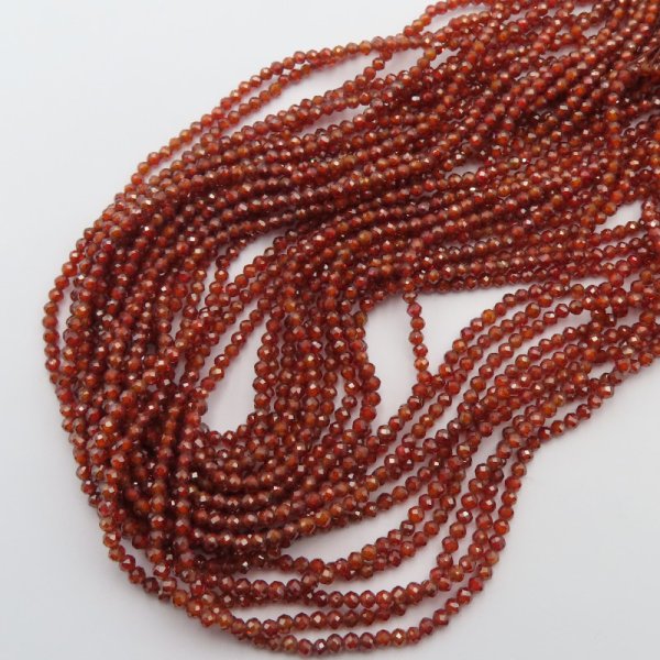 Cyrkon syntetyczny brązowy - fasetowane kulki 2 mm (sznur)