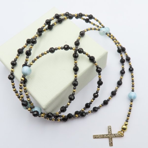 Turmalin, Larimar,  Hematyt i srebro złocone - naszyjnik różaniec