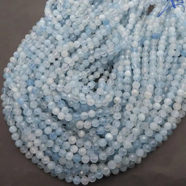 Akwamaryn fasetowany - kulki 5,5 mm (sznur)