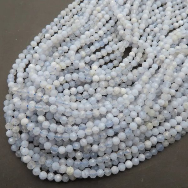 Chalcedon fasetowany - kulki 3 mm (sznur)