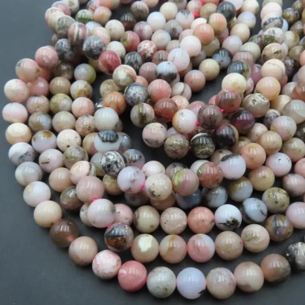 Opal Różowy kulki 10mm (sznur)