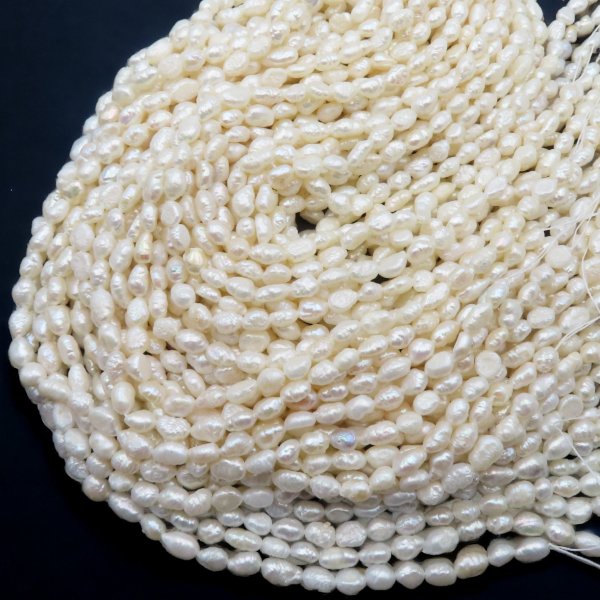 Perły Naturalne Hodowane białe 5-6 mm (sznur)