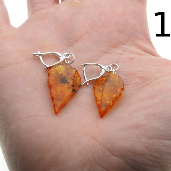 Bursztyn koniakowy, rzeźbiony i srebro - kolczyki listki (różne pary do wyboru)