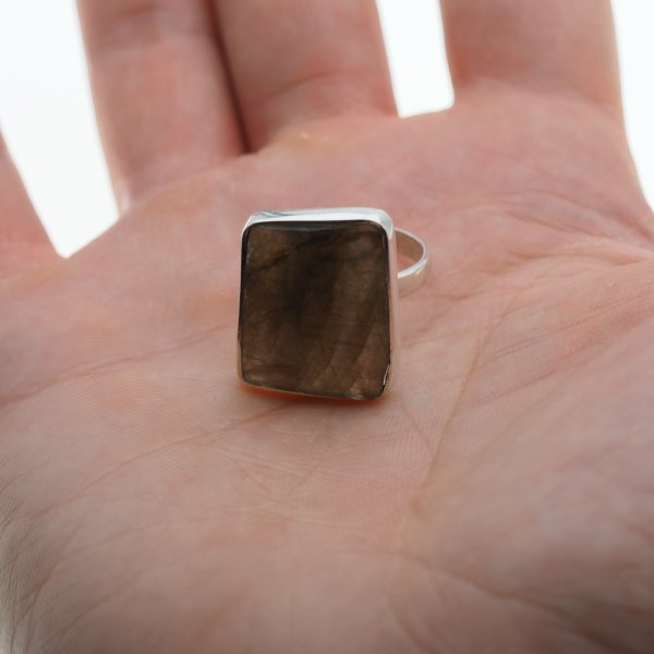 Labradoryt fasetowany i srebro - pierścionek prostokąt (Rozmiar Jubilerski 18)