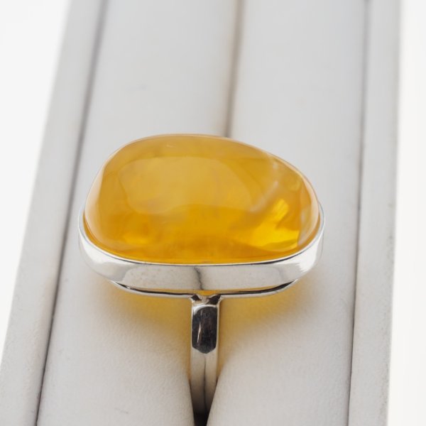 Bursztyn przezroczysty z mgłą i srebro - pierścionek