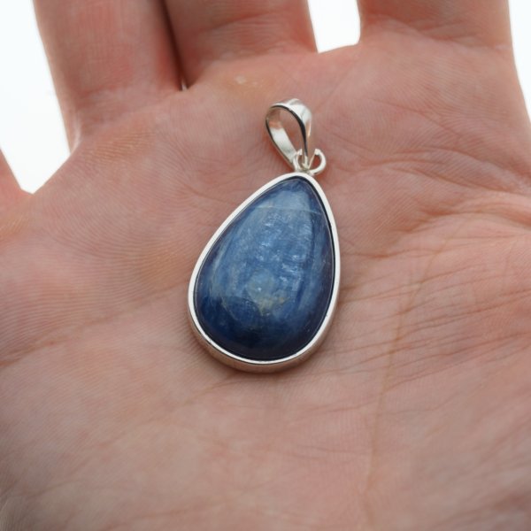 Kyanit i srebro - zawieszka łza