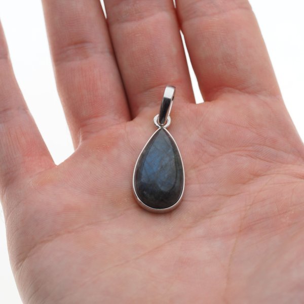 Labradoryt i srebro rodowane - zawieszka łza