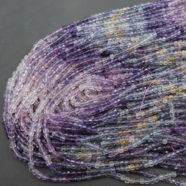 Fluoryt Fasetowany kostki 3,5 mm (sznur)