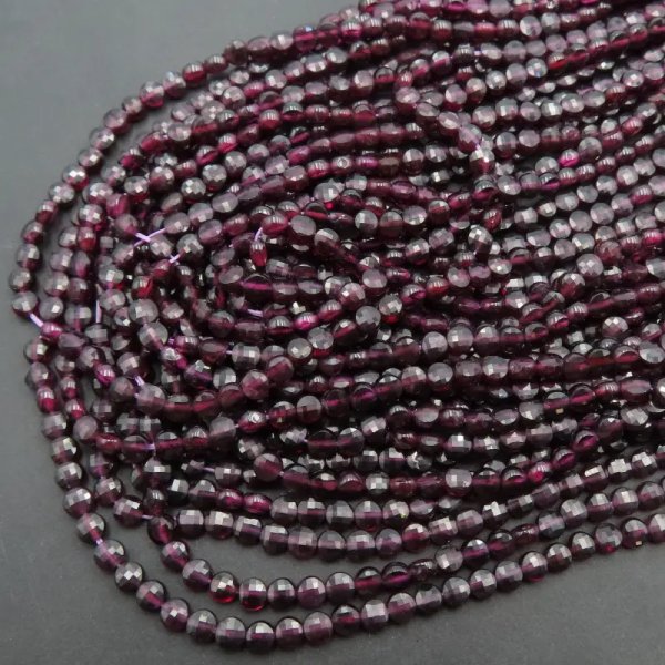 Granat fasetowany - pastylki 4 mm (sznur)