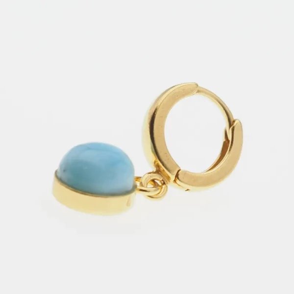 Larimar w srebrze złoconym - kolczyki wiszące sztyfty okrągłe 8 mm