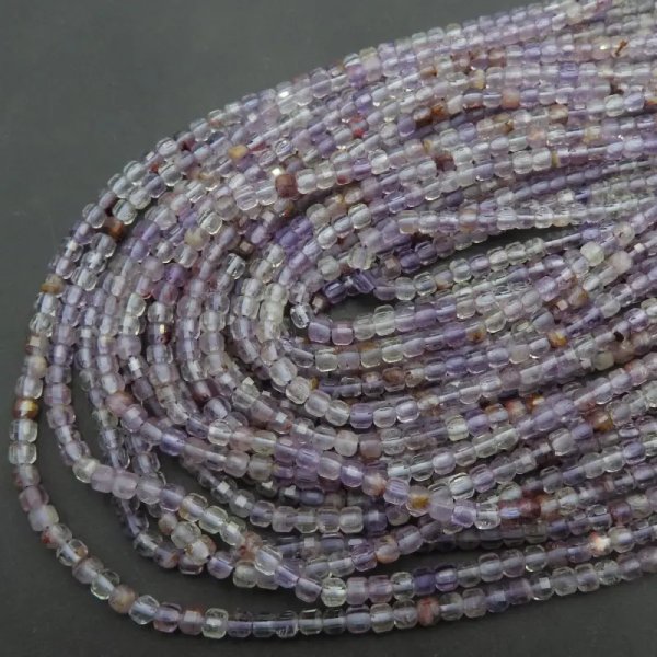 Super seven fasetowana kostka 3 mm (sznur)