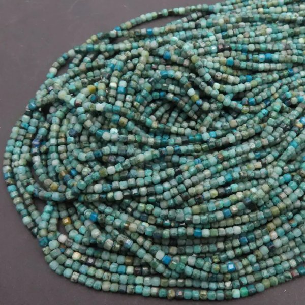 Turkus fasetowana kostka 2,5 mm (sznur)