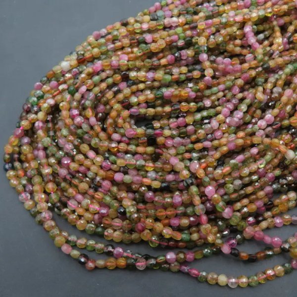 Turmalin kolorowy fasetowane, okrągłe pastylki 4 mm (sznur)