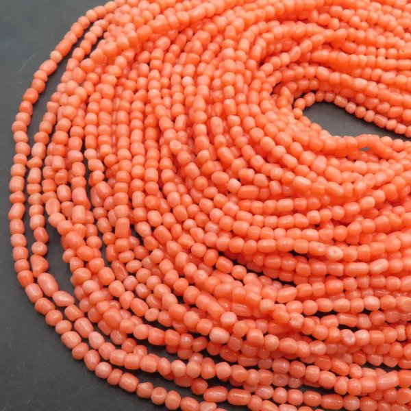 Koral pomarańczowy kostki nieregularne 3,5 mm (sznur)