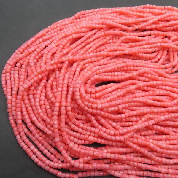 Koral różowy walec 3x3 mm (sznur)