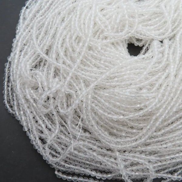 Kryształ górski fasetowany - kulki 3 mm (sznur) 