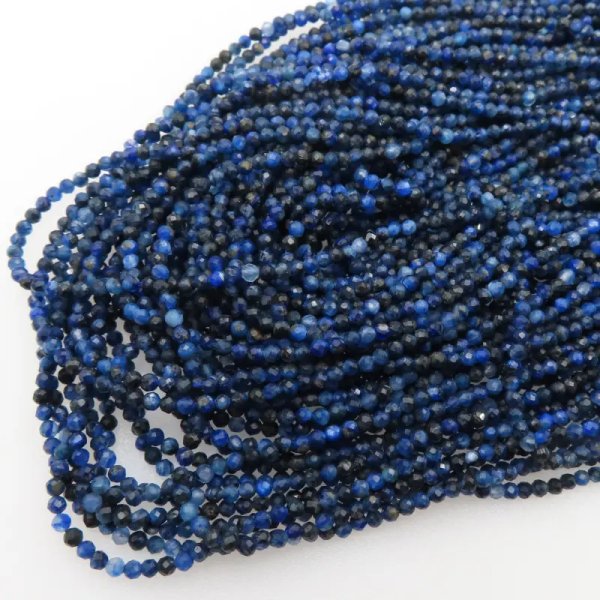 Kyanit fasetowany kulka 2 mm (sznur)