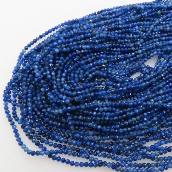 Kyanit fasetowany kulka 3mm (sznur)