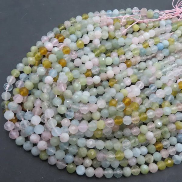 Morganit fasetowany - kulki 6 mm (sznur)