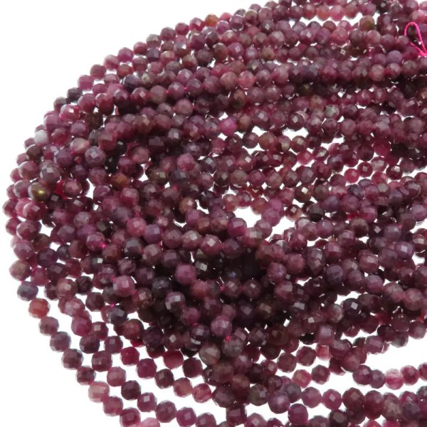 Turmalin Rubelit fasetowany - kulki 5 mm (sznur)