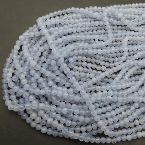 Chalcedon niebieski kulka polerowana 4,2mm (sznur)