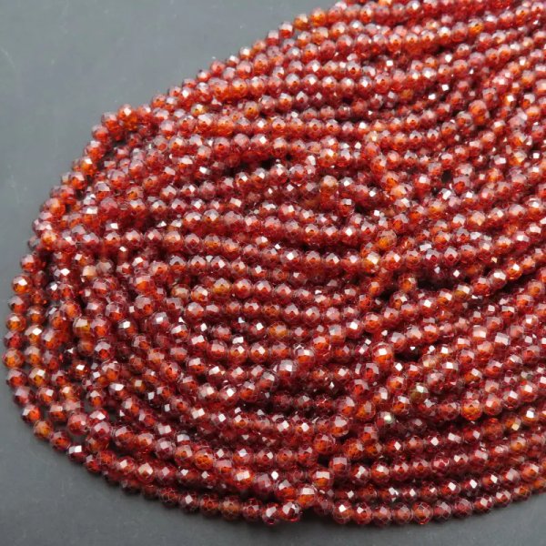 Cyrkon syntetyczny brązowy - fasetowane kulki 4 mm (sznur) 