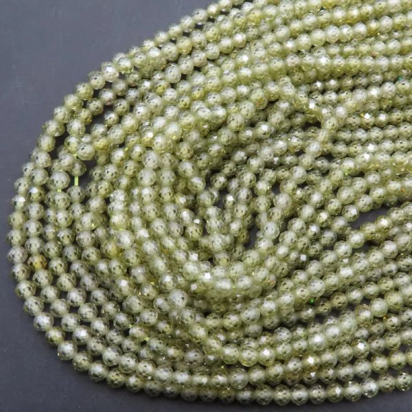 Cyrkon syntetyczny zielony - fasetowane kulki 4 mm (sznur) 