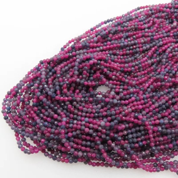 Mix kamieni Szafir i Rubin - fasetowane kulki 2 mm (sznur)