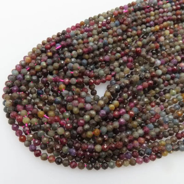 Mix kamieni Szafir i Rubin - fasetowane kulki 4 mm (sznur)
