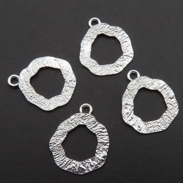 Srebro Ag - zawieszka młotkowana z dziurką 14mm