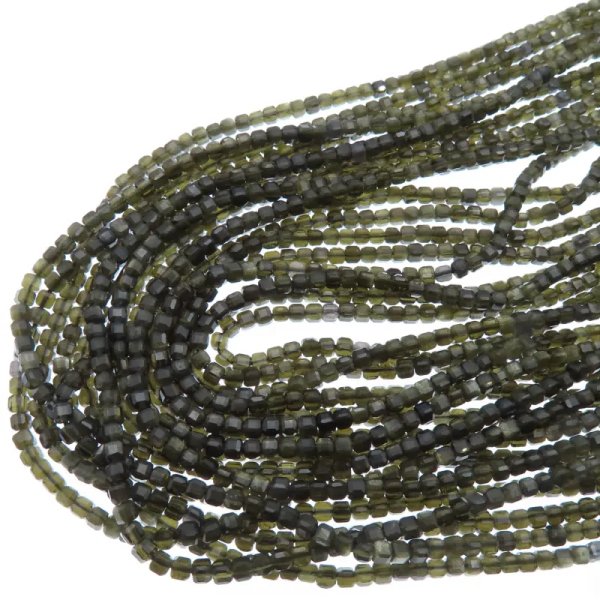 Obsydian zielony fasetowany kostka 2,5 mm (sznur)
