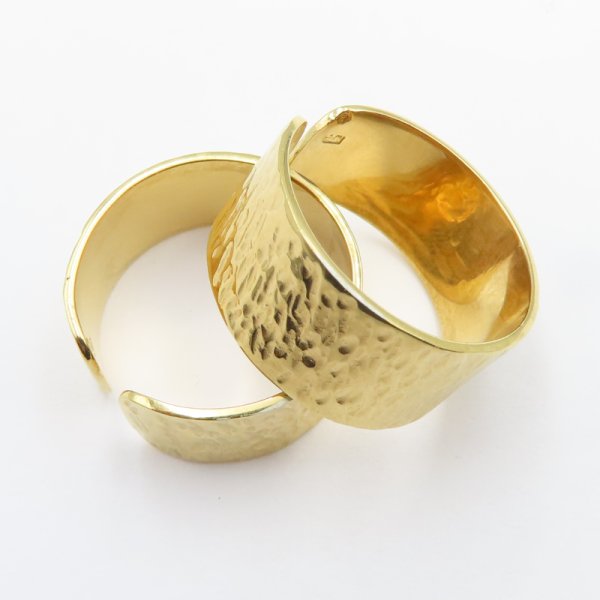 Pierścionek Obrączka młotkowana - srebro złocone (Rozmiar Jubilerski 13)