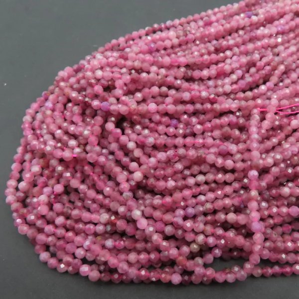 Turmalin Rubelit fasetowany kulki 3mm (sznur)