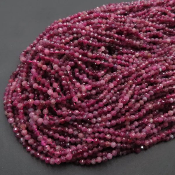 Turmalin Rubelit fasetowany kulki 3mm (sznur)