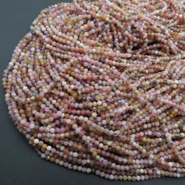 Opal Różowy - fasetowane kulki 2,5 mm (sznur)