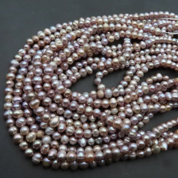 Perły Naturalne Hodowane fioletowe 4-5 mm nr 228/2(sznur)
