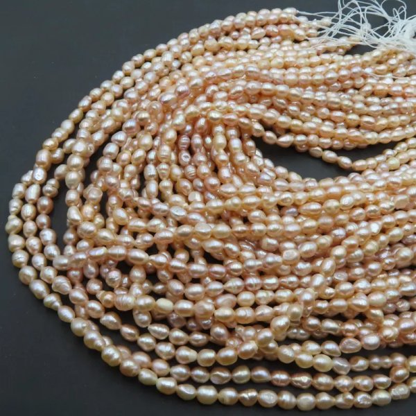 Perły Naturalne Hodowane różowe 4-5 mm nr 246 (sznur)