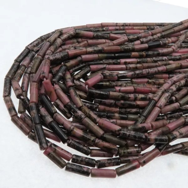 Rodonit polerowane rurki 4×13 mm – sznur ok. 38 cm