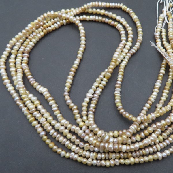 Perły Naturalne Hodowane mix 2,5-3 mm nr 162/2 (sznur)